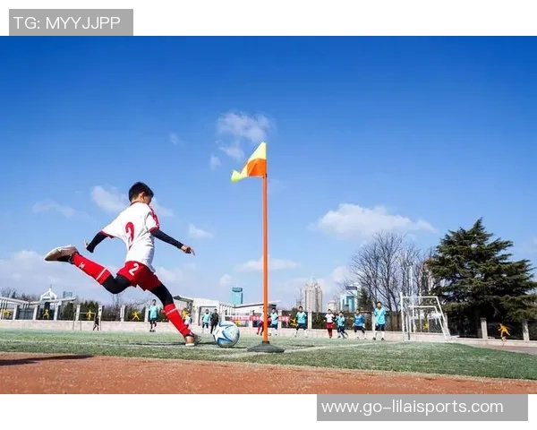 东兴足球队奋勇拼搏再创辉煌助力地方体育发展与青少年成长